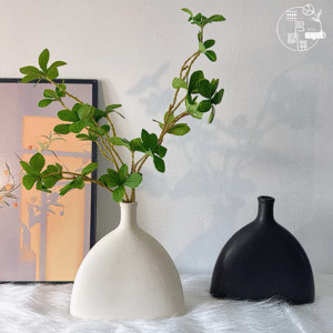 現貨🔺三角花瓶 素胚花瓶 陶瓷花品 侘寂風 盆器 花器 客廳裝飾 乾燥花花瓶 鮮花花瓶 水培花瓶 陶瓷花瓶